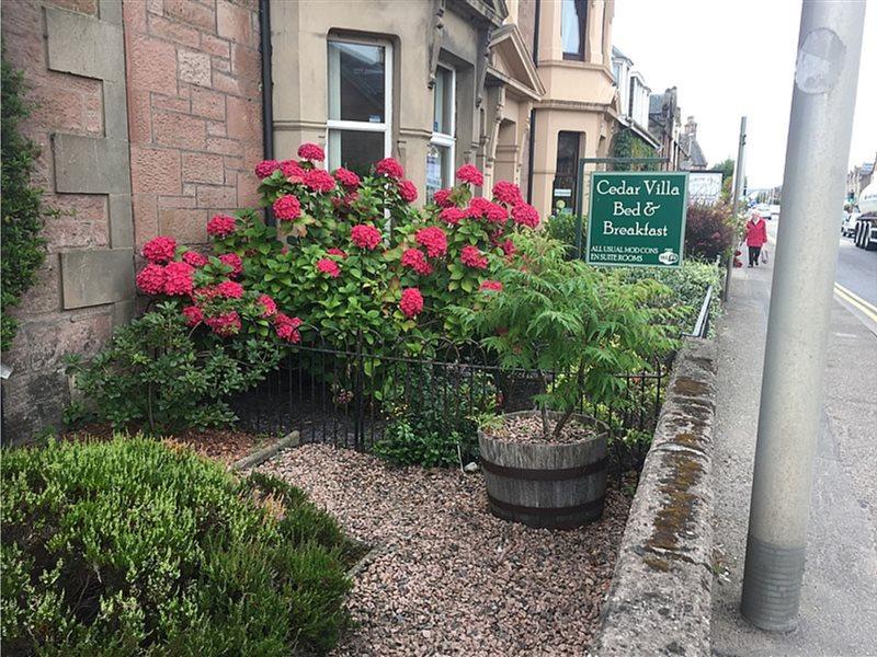 Cedar Villa Guest House Inverness Exterior photo